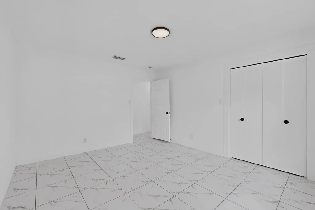 2821 Mccarley Drive Commerce TX 75428