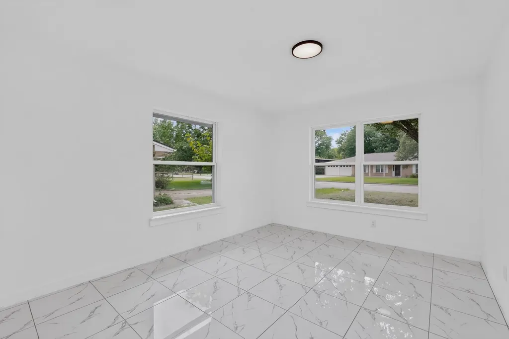 2821 Mccarley Drive Commerce TX 75428