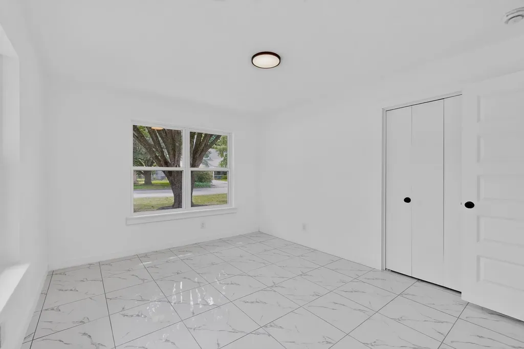 2821 Mccarley Drive Commerce TX 75428