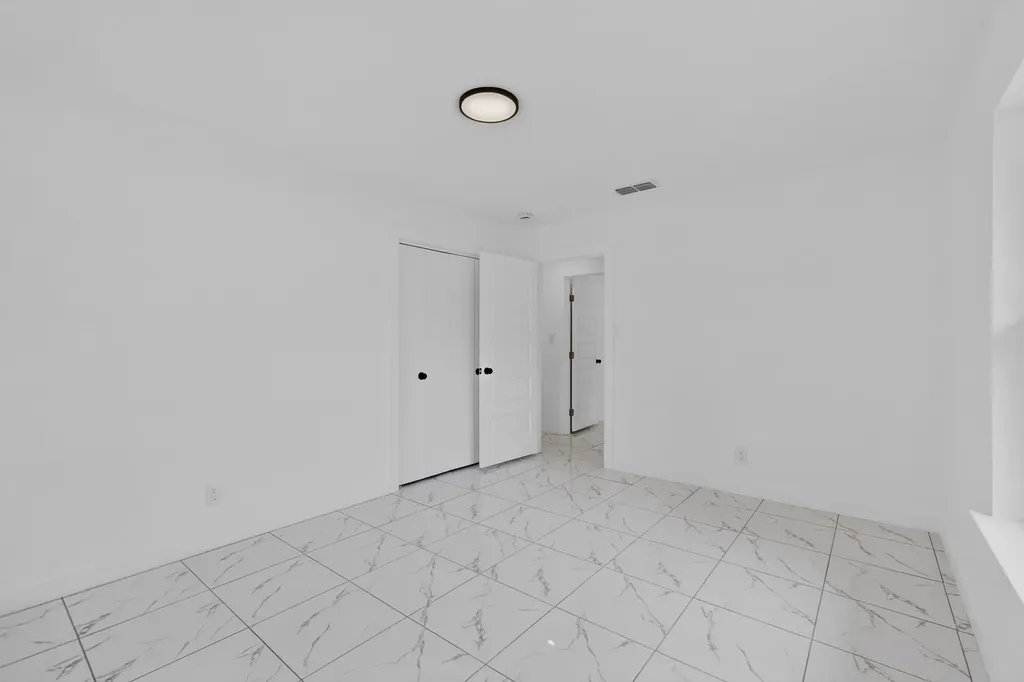 2821 Mccarley Drive Commerce TX 75428