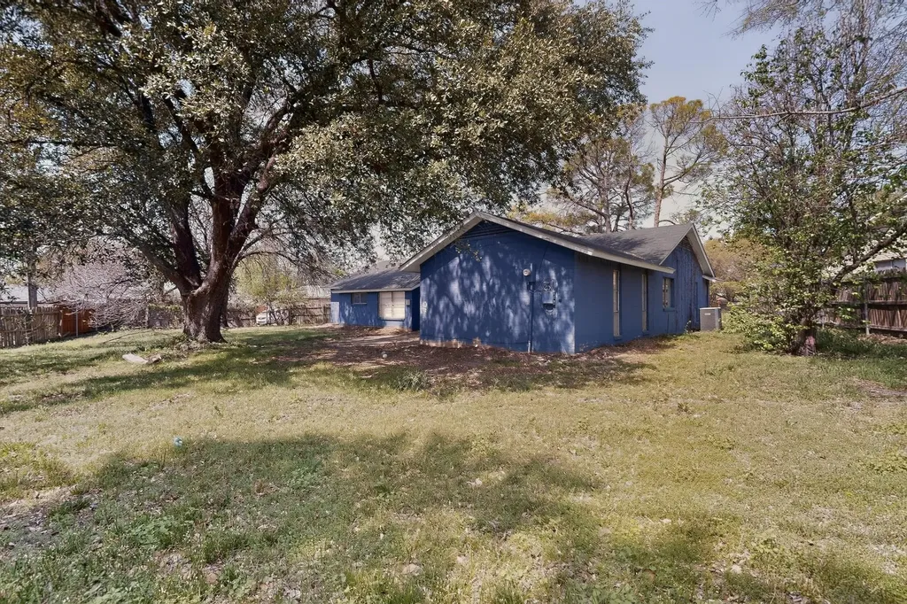 400 Casa Bello Court Irving TX 75062