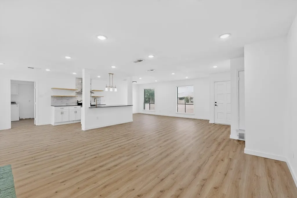 400 Casa Bello Court Irving TX 75062