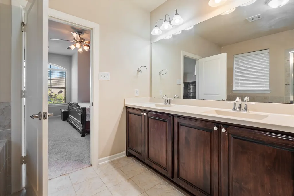 1016 Lone Ivory Trail Arlington TX 76005