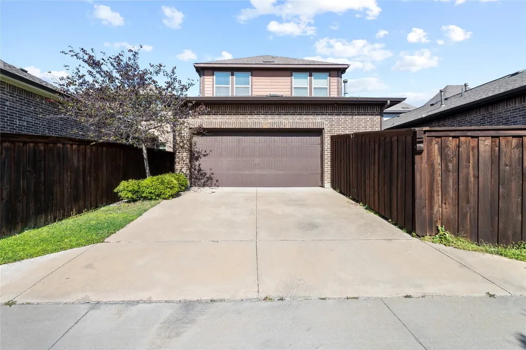 1016 Lone Ivory Trail Arlington TX 76005