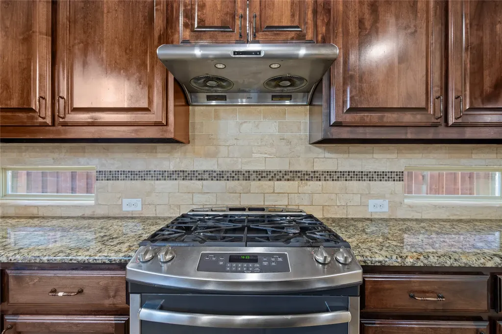 1016 Lone Ivory Trail Arlington TX 76005