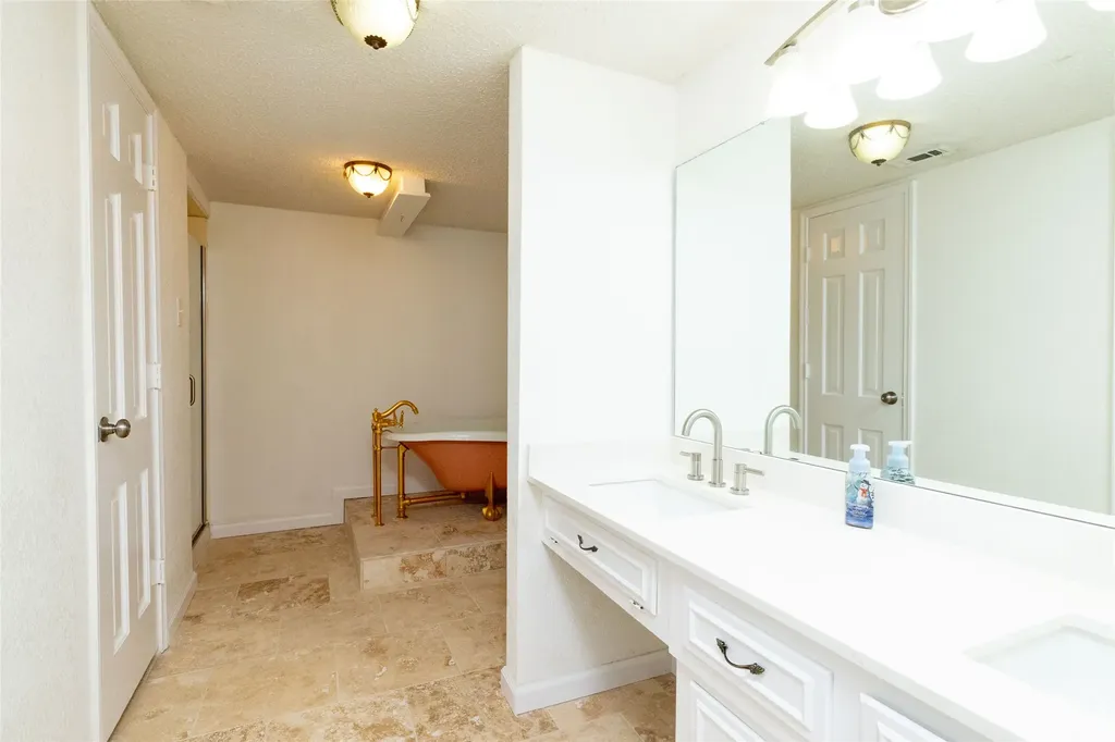 3809 Diamond Loch W North Richland Hills TX 76180