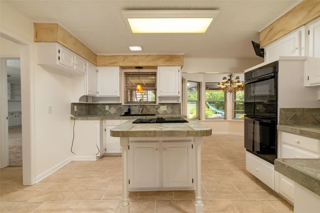 3809 Diamond Loch W North Richland Hills TX 76180