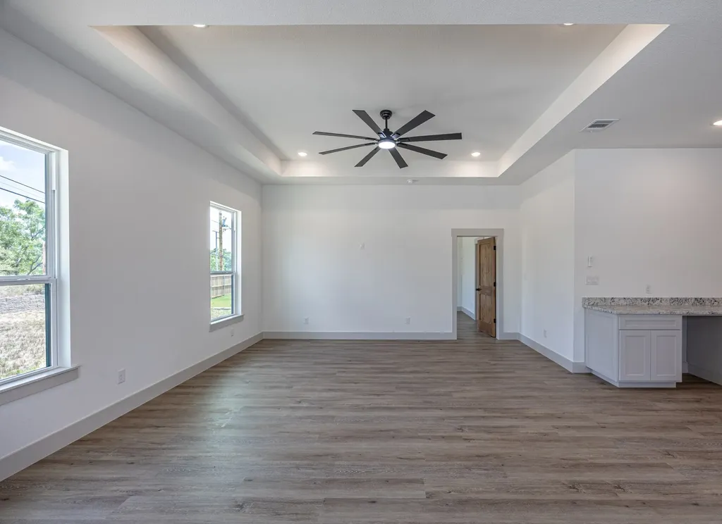 5208 Helmick Fort Worth TX 76107