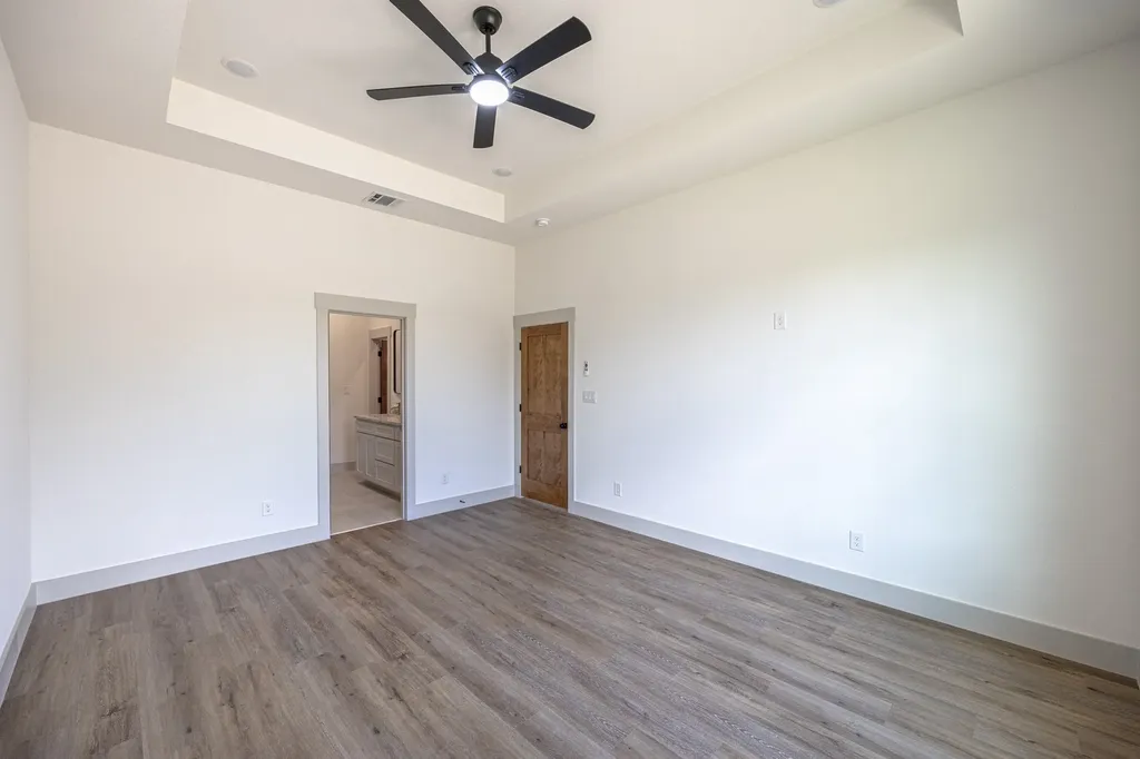 5208 Helmick Fort Worth TX 76107