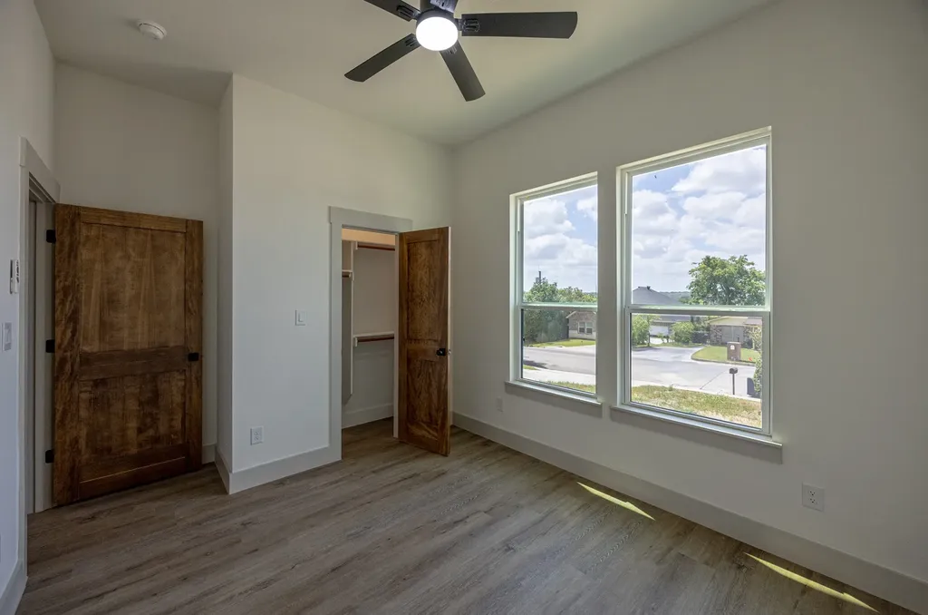 5208 Helmick Fort Worth TX 76107