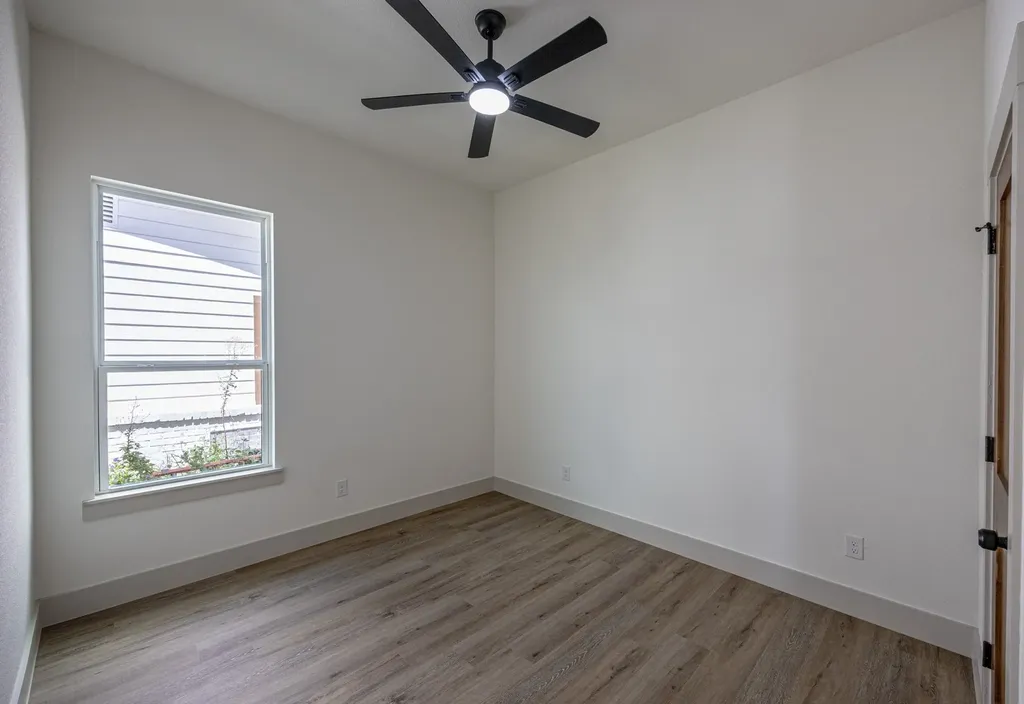 5208 Helmick Fort Worth TX 76107