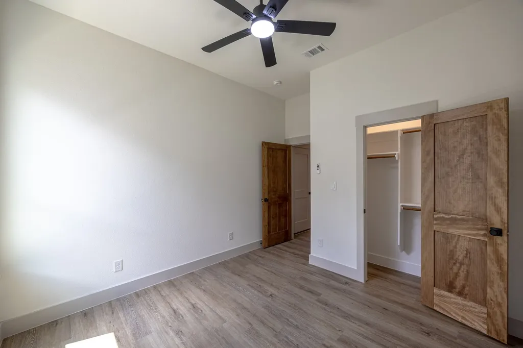 5208 Helmick Fort Worth TX 76107