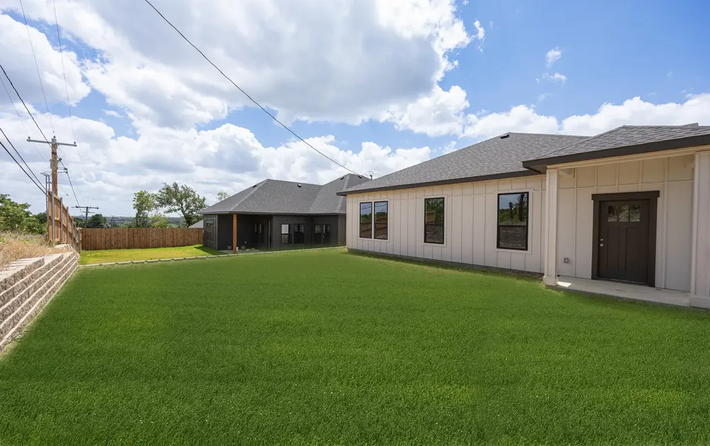 5208 Helmick Fort Worth TX 76107