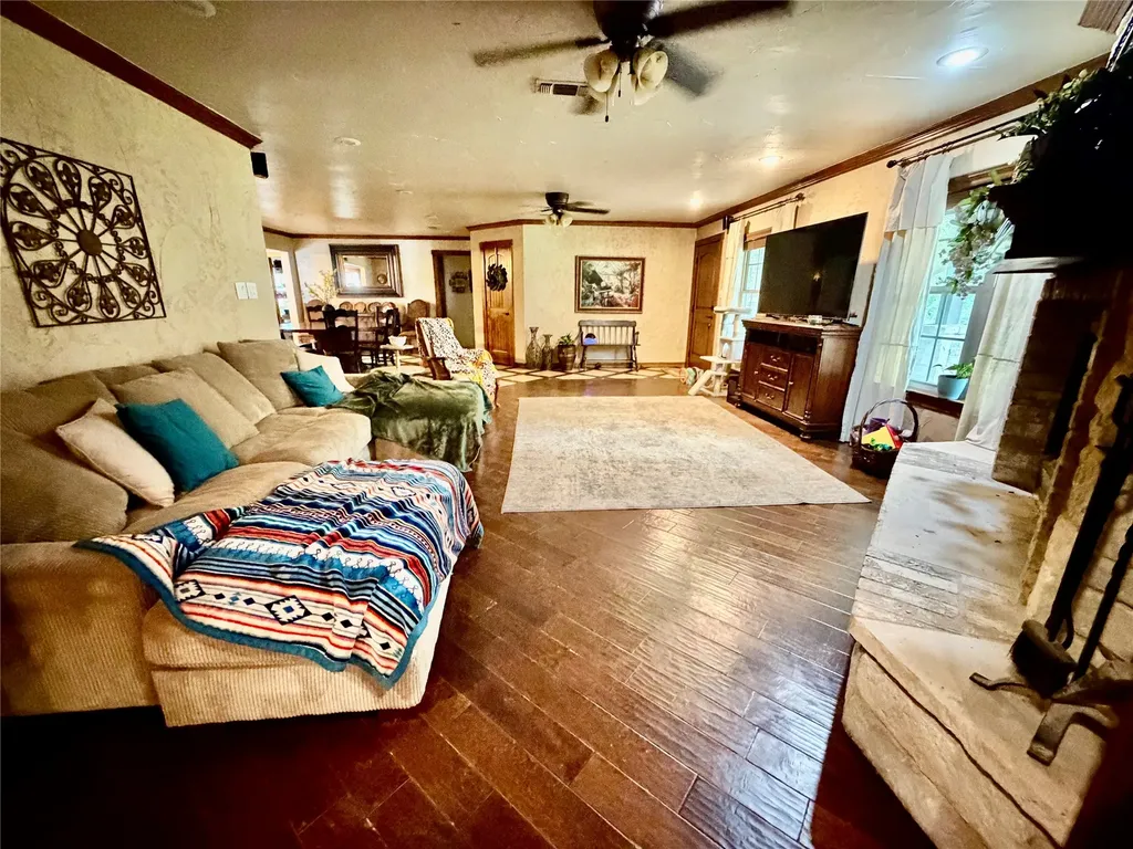 309 County Road 461 Eastland TX 76448