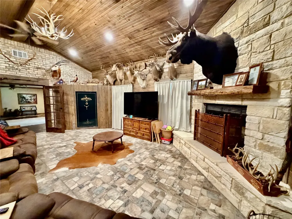 309 County Road 461 Eastland TX 76448