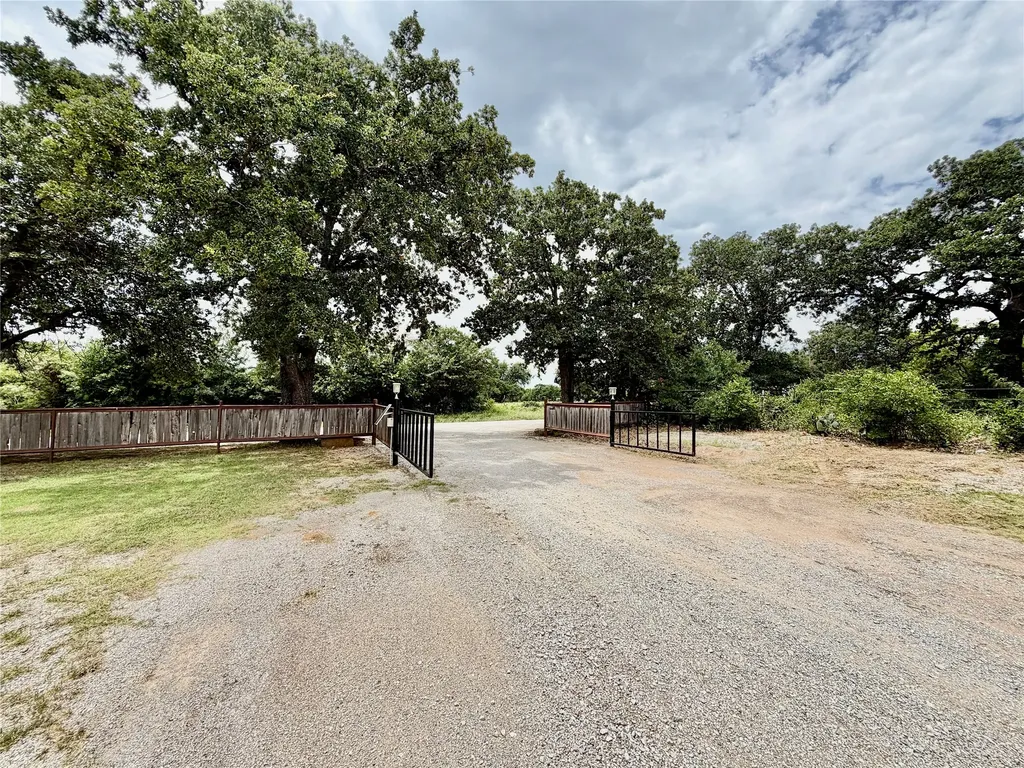 309 County Road 461 Eastland TX 76448