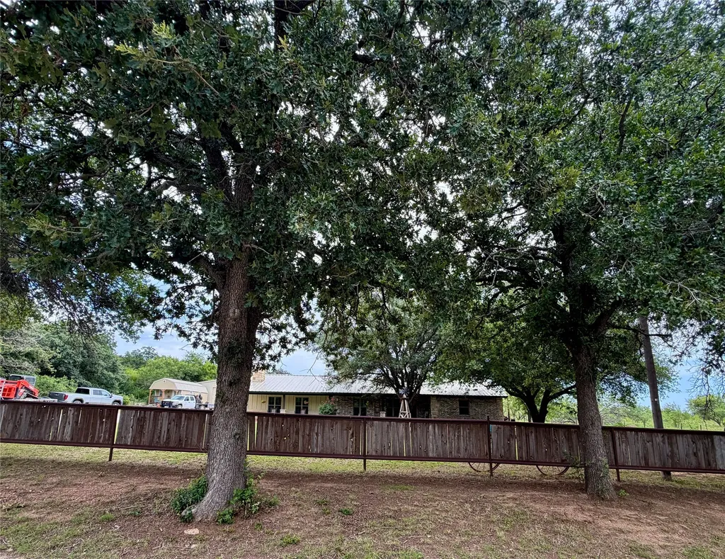309 County Road 461 Eastland TX 76448