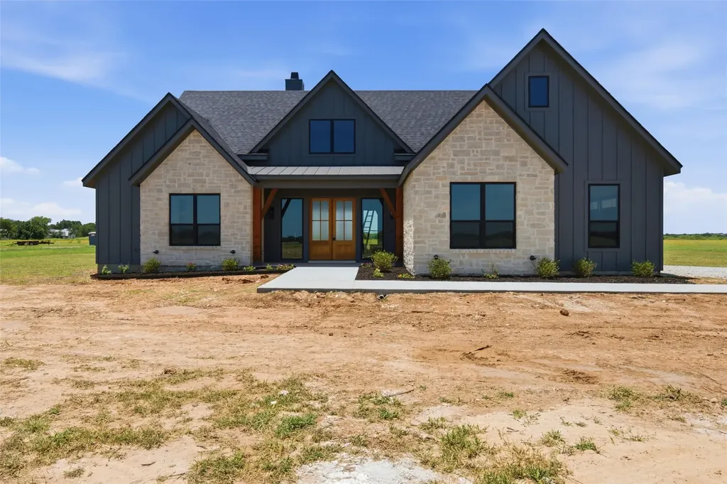 495 High Meadow Elm Mott TX 76640