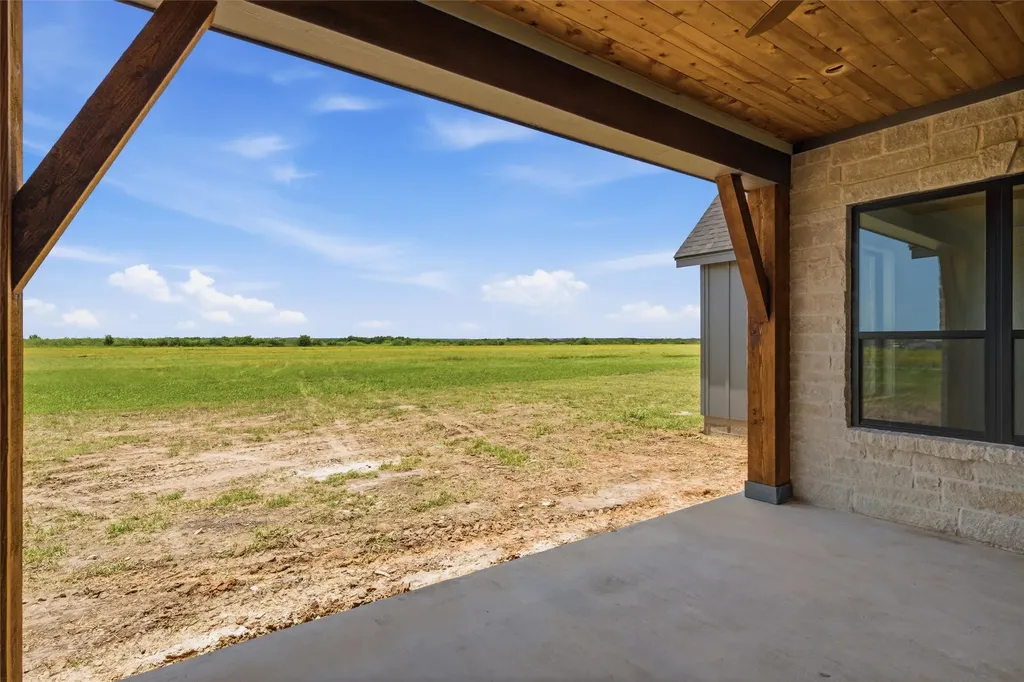 495 High Meadow Elm Mott TX 76640