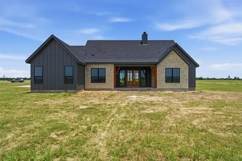 495 High Meadow Elm Mott TX 76640