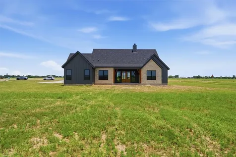 495 High Meadow Elm Mott TX 76640