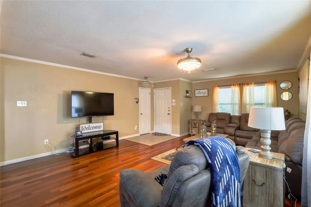 8017 Sartain Drive Fort Worth TX 76120
