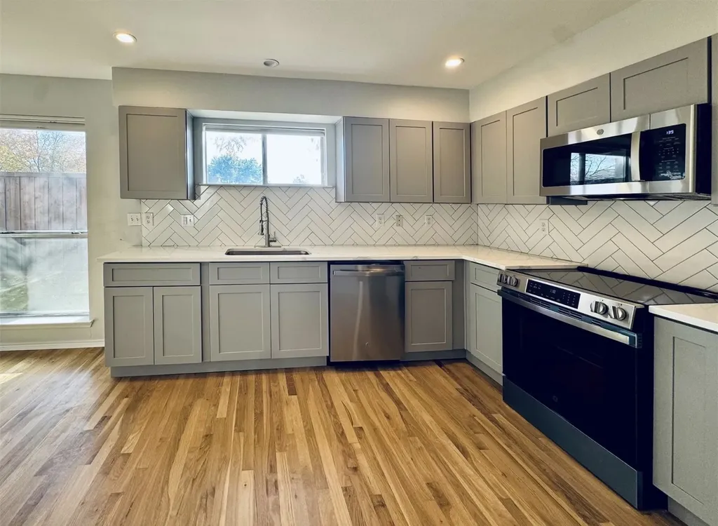 4616 W Lovers Lane Dallas TX 75209