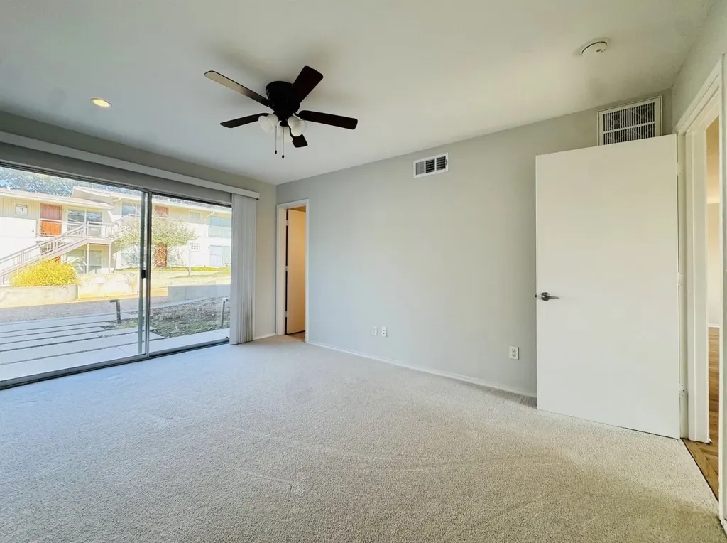 4616 W Lovers Lane Dallas TX 75209