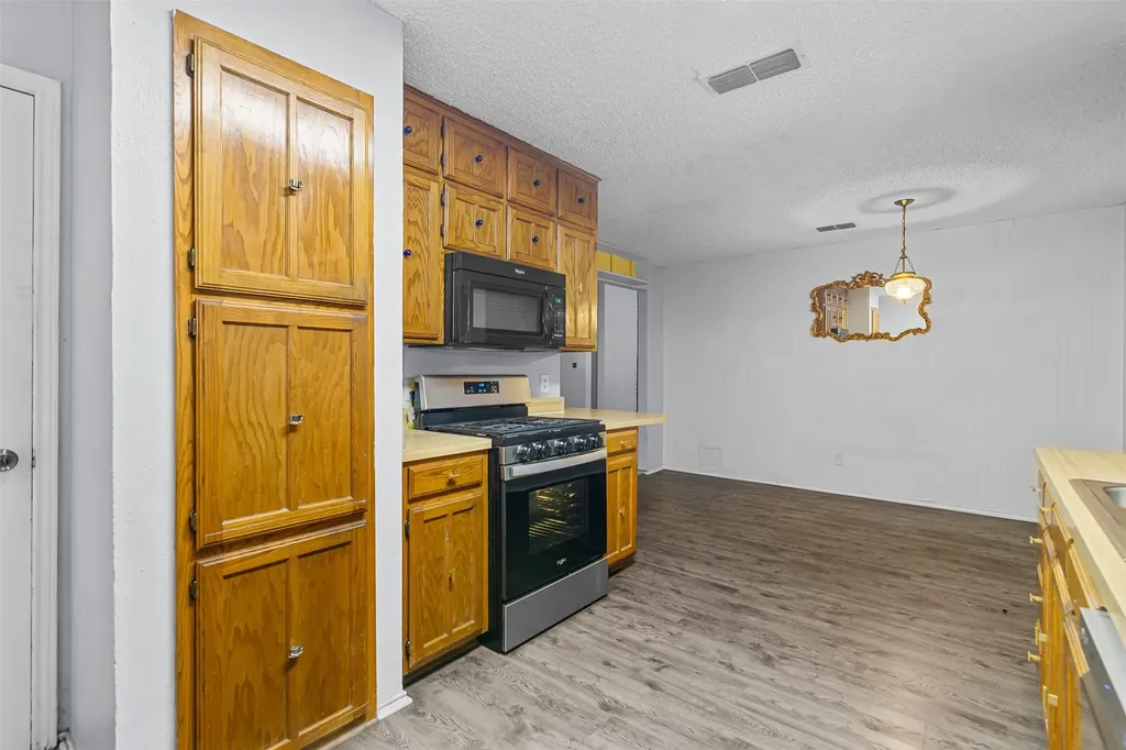 4210 Snow Mass Drive Arlington TX 76016