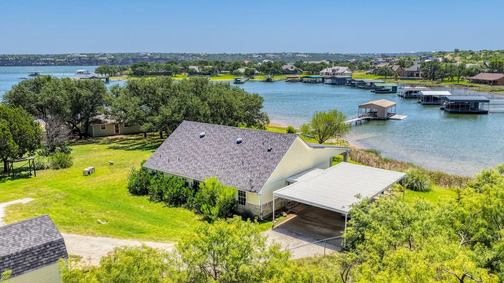 1011 Firewheel Trail Graford TX 76449
