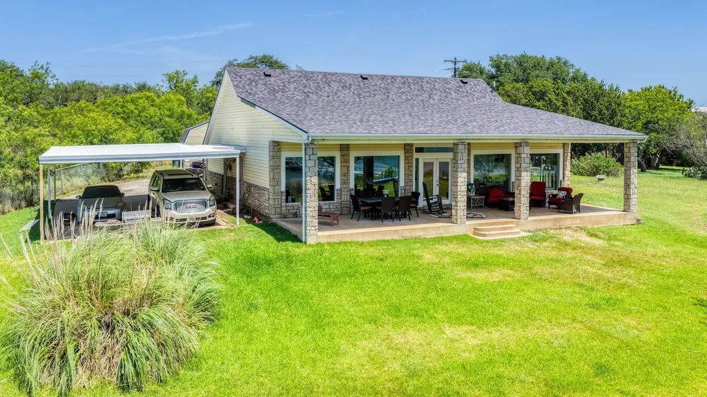 1011 Firewheel Trail Graford TX 76449