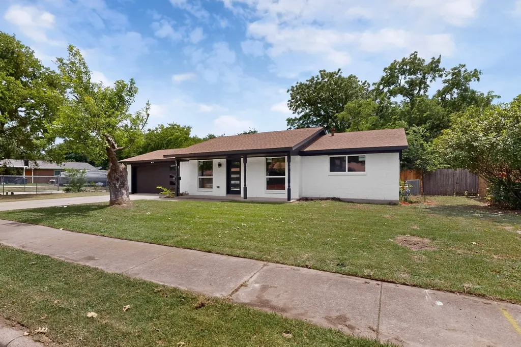 409 Opal Street Saginaw TX 76179