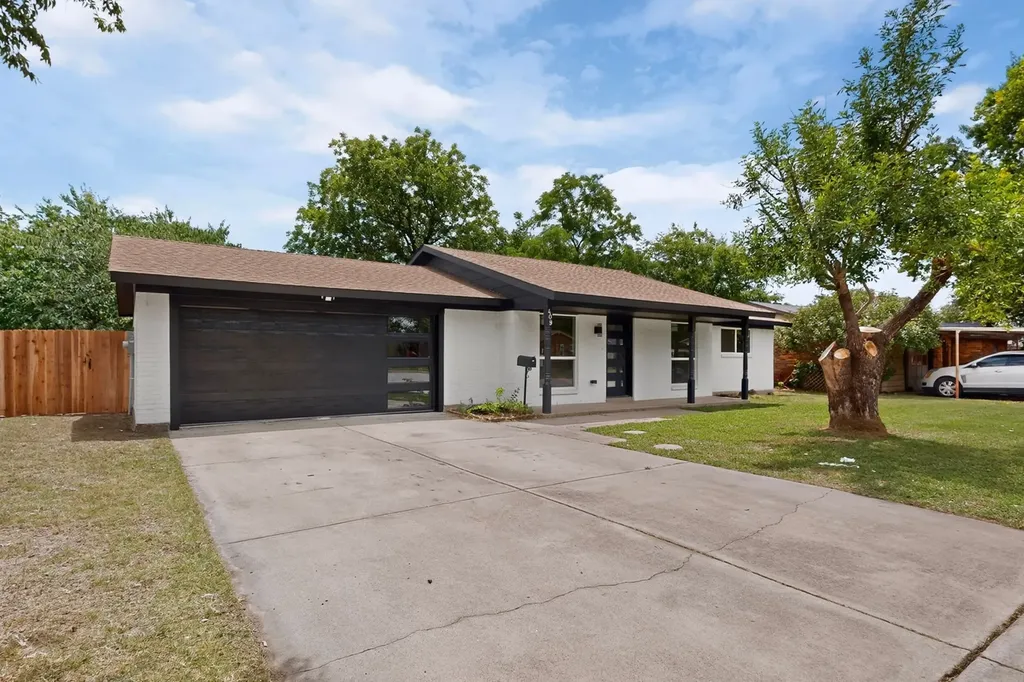 409 Opal Street Saginaw TX 76179