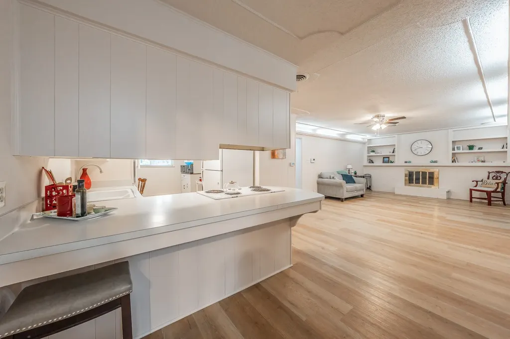506 E Huitt Lane Euless TX 76040