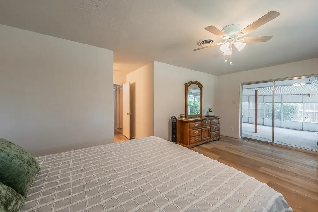 506 E Huitt Lane Euless TX 76040