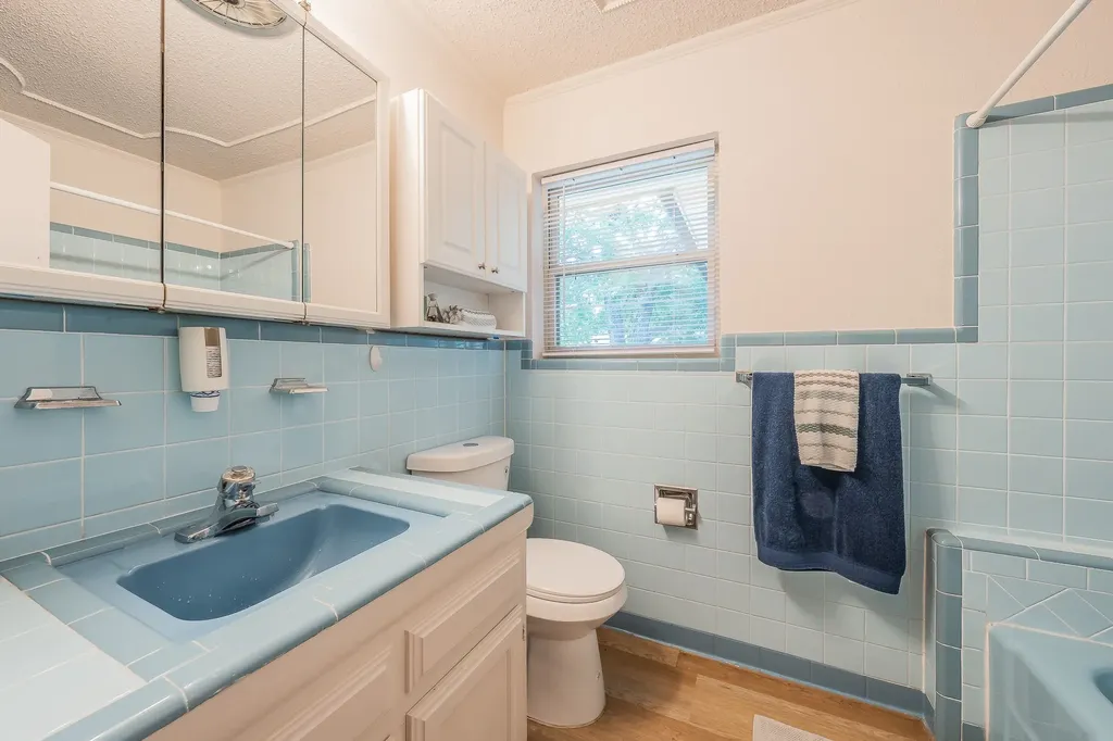 506 E Huitt Lane Euless TX 76040