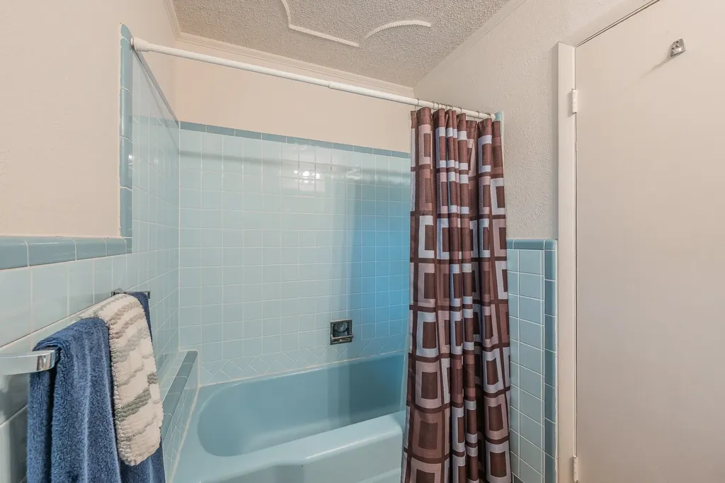 506 E Huitt Lane Euless TX 76040