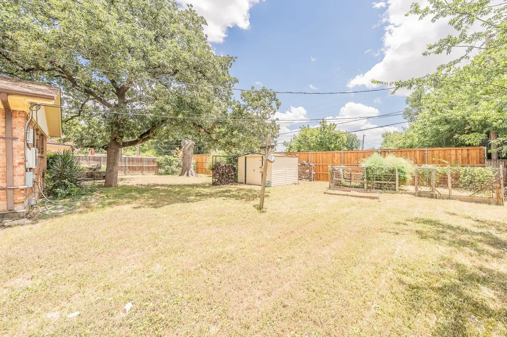 506 E Huitt Lane Euless TX 76040