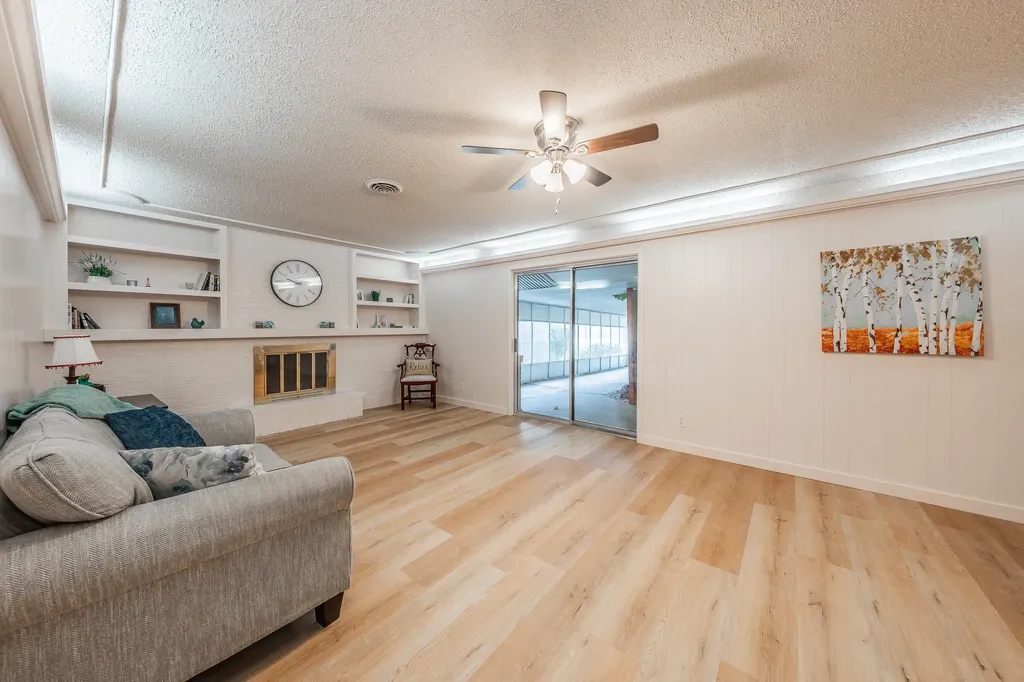 506 E Huitt Lane Euless TX 76040