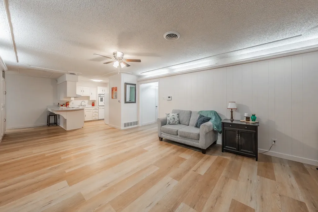 506 E Huitt Lane Euless TX 76040