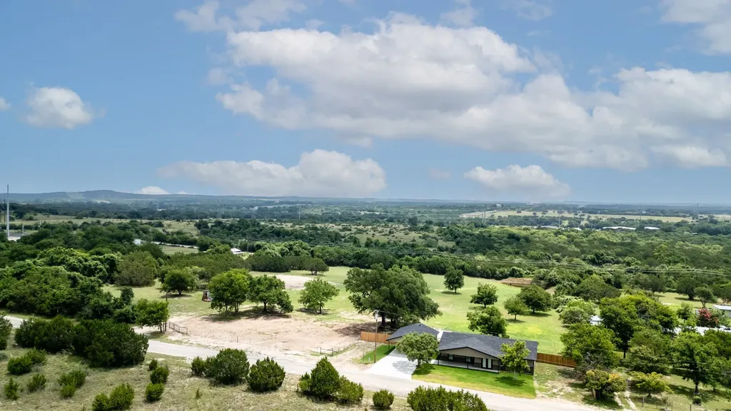 234 County Road 3400 Lampasas TX 76550