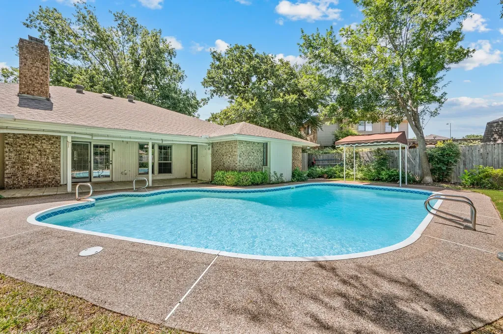 4321 Waycross Drive Arlington TX 76016