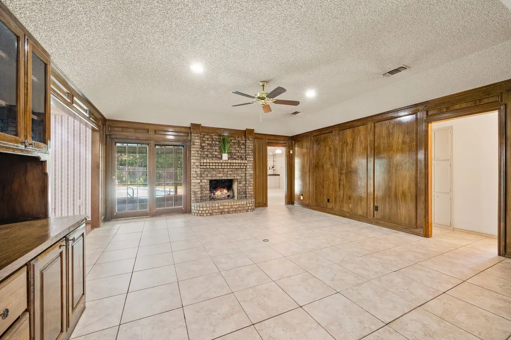 4321 Waycross Drive Arlington TX 76016
