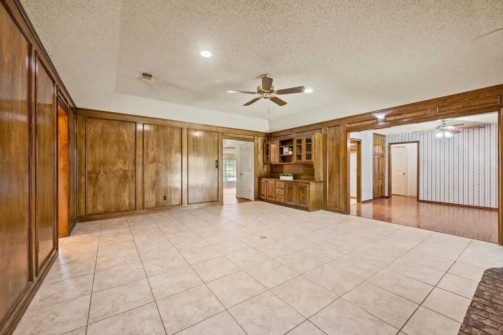 4321 Waycross Drive Arlington TX 76016
