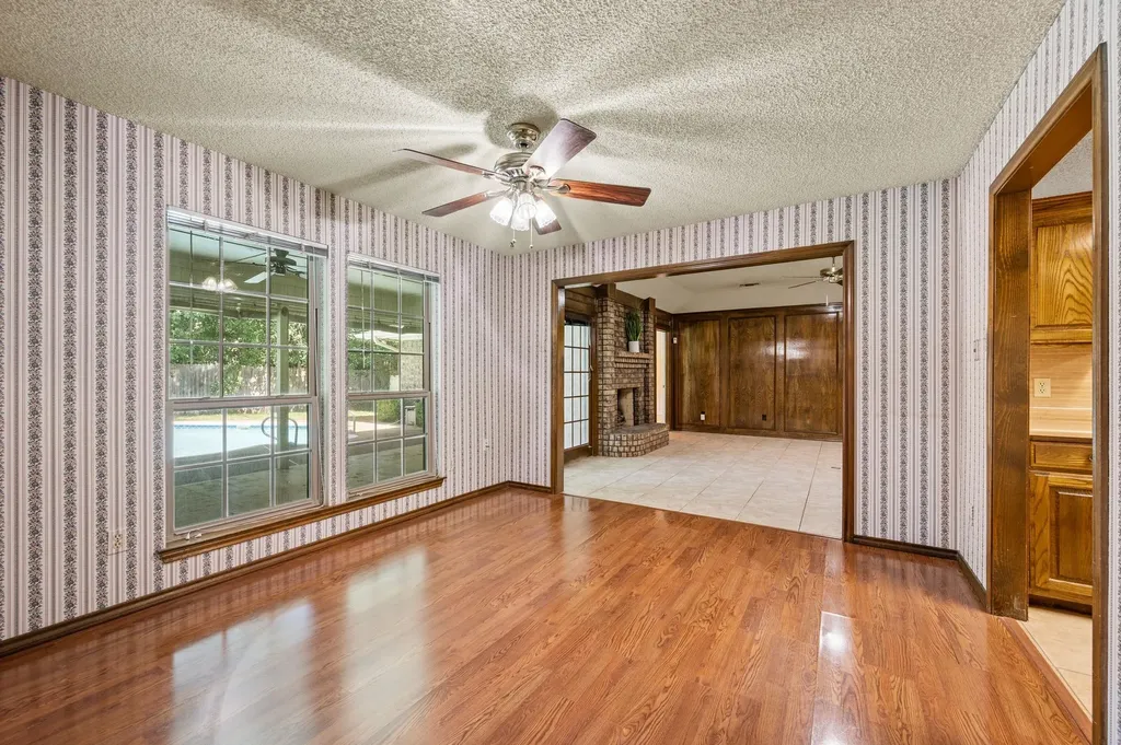 4321 Waycross Drive Arlington TX 76016