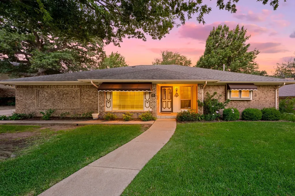 4321 Waycross Drive Arlington TX 76016