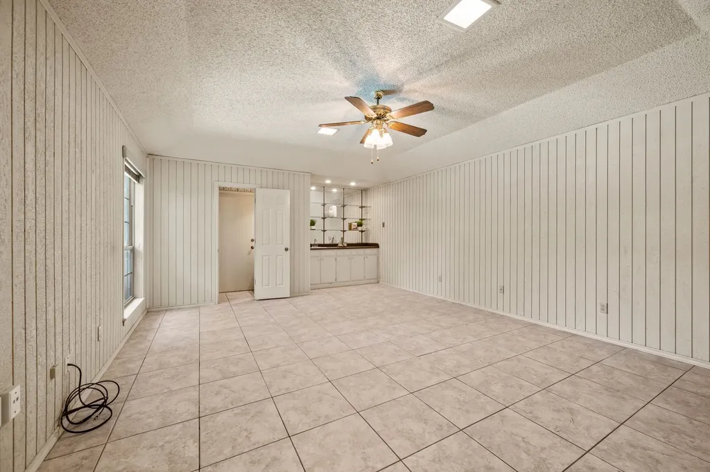 4321 Waycross Drive Arlington TX 76016