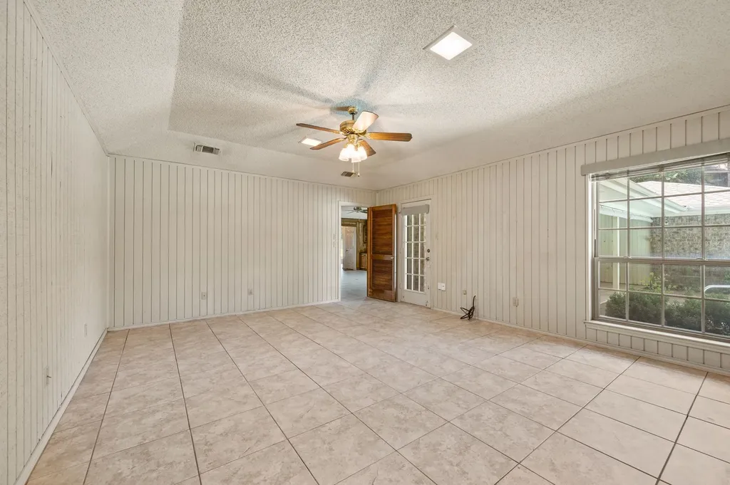 4321 Waycross Drive Arlington TX 76016