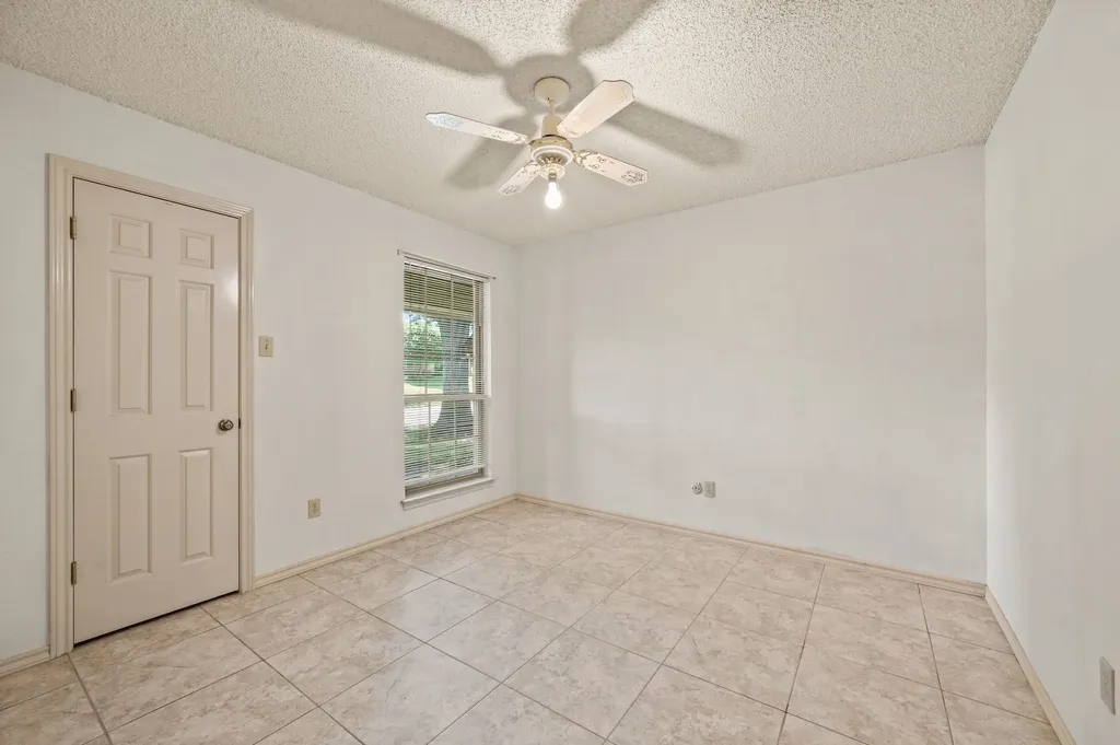 4321 Waycross Drive Arlington TX 76016