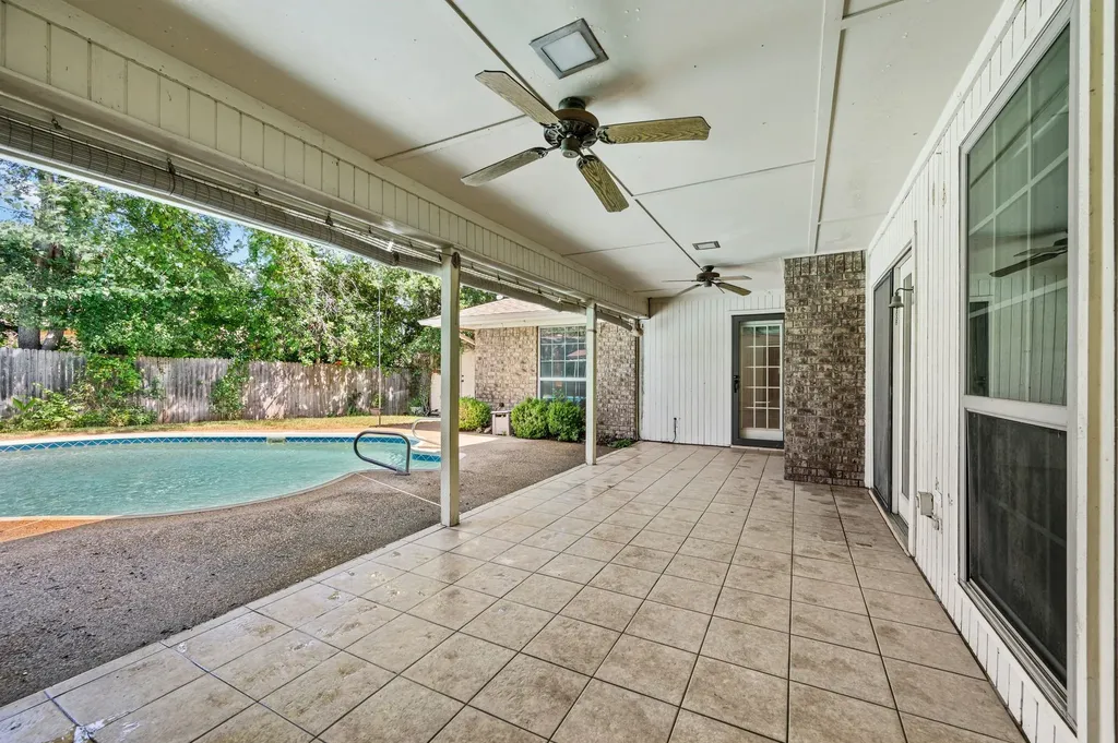 4321 Waycross Drive Arlington TX 76016